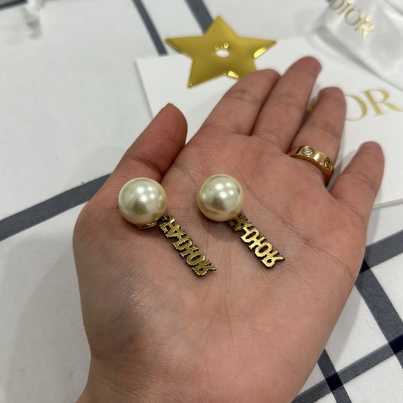 CHRISTIAN DIOR TRIBALES PEARL J'ADIOR CHARM EARRINGS $530 - Picture 6 of 7